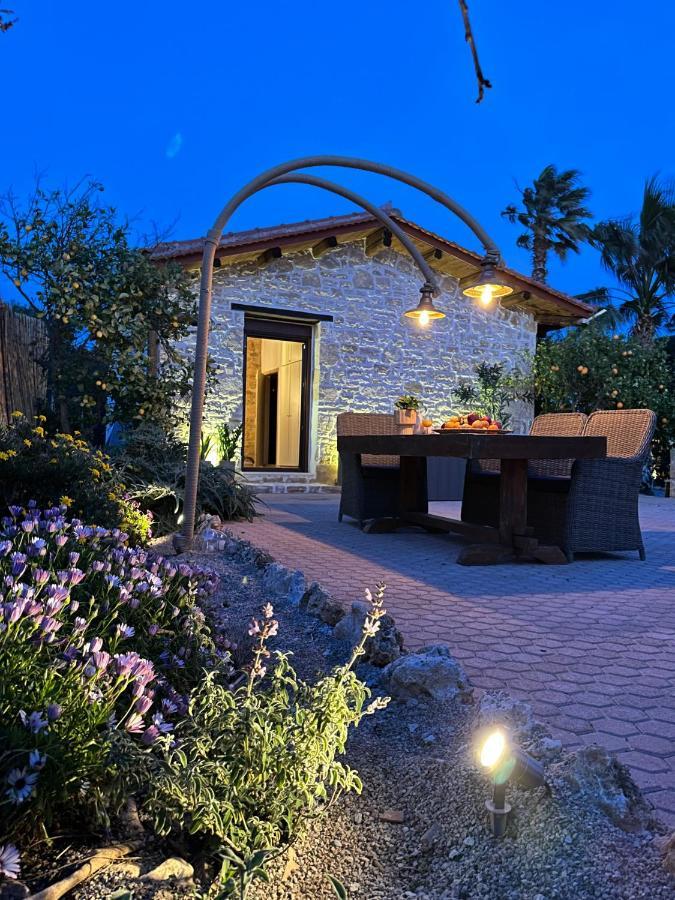 Villa Aspasia With Private Jacuzzi - Oasis Resort Kokkinos Pyrgos Eksteriør billede